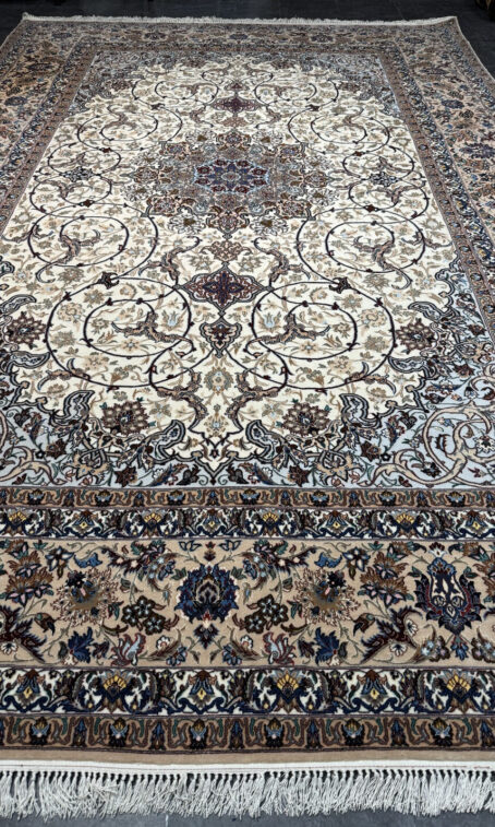 Isfahan 207×310 cm